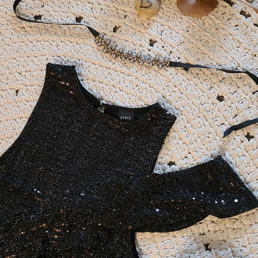 NWOT COCKTAIL DRESS BLACK AND SILVER SHIMMER R - Picture 13 of 16